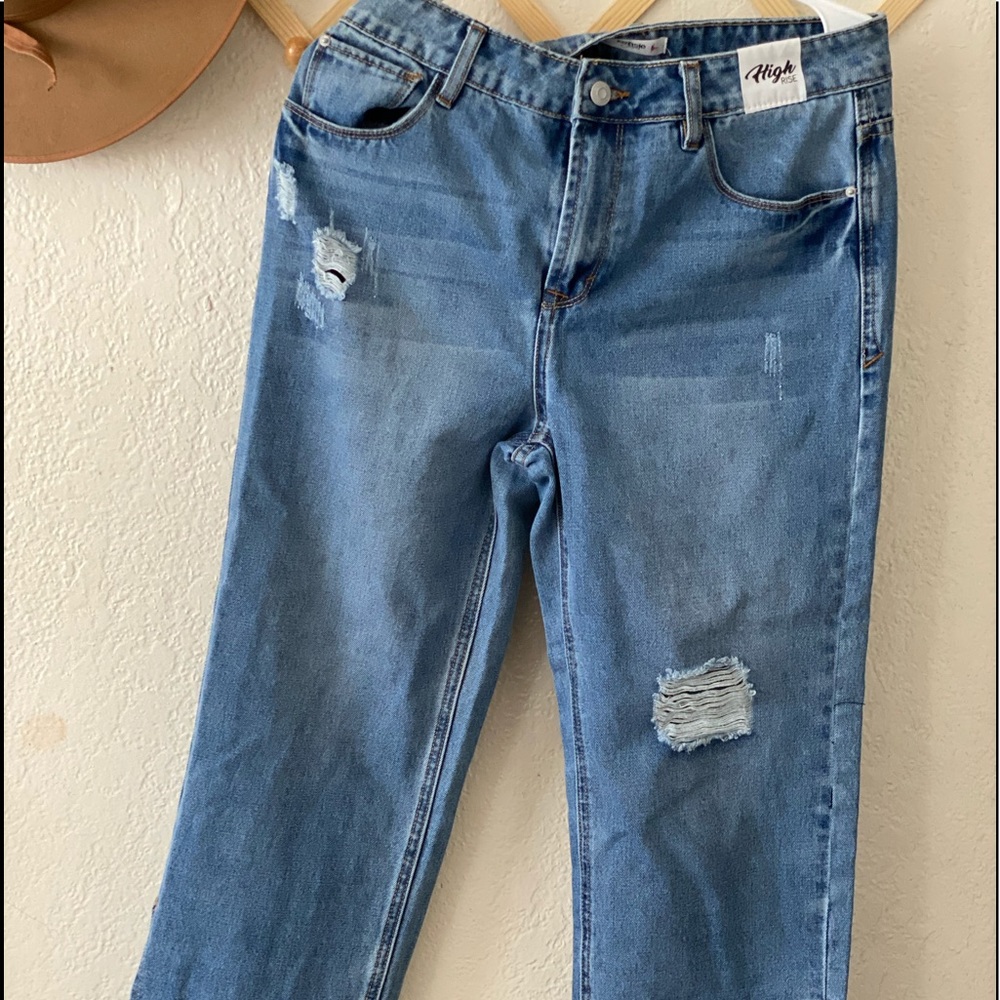 Kensie High Rise Distressed Relaxed Crop Jeans